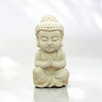 betender Buddha aus Beton