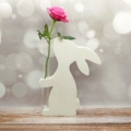 Weiteres Bild von Hase mit Vase aus Beton