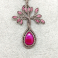 Weiteres Bild von Kette Achat Fuchsia aus Edelstein in Makramee