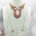 Weiteres Bild von Rosenquarz Collier Floral aus Edelstein in Makramee