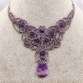 Weiteres Bild von Amethyst Collier mit Tropfenanhänger aus Edelstein in Makramee