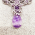 Weiteres Bild von Amethyst Collier mit Tropfenanhänger aus Edelstein in Makramee