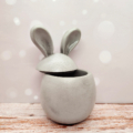 Weiteres Bild von Happy Hase Shatulle aus Beton