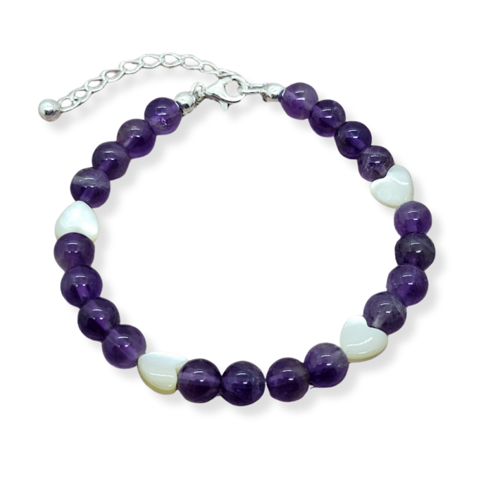 Amethyst Perlenarmband mit Perlmuttherzen aus Edelstein in Makramee